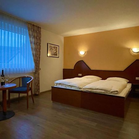 Hotel Haus Hubertus Elsdorf ภายนอก รูปภาพ