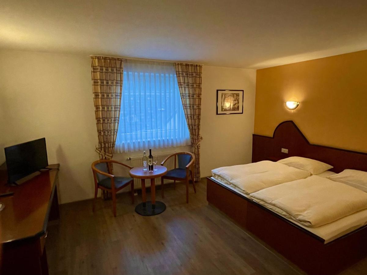 Hotel Haus Hubertus Elsdorf ภายนอก รูปภาพ
