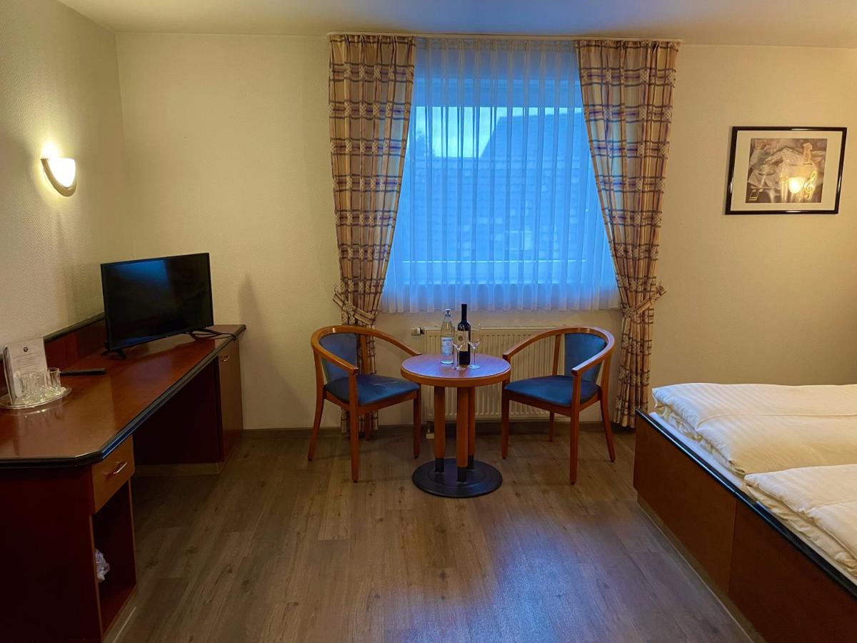 Hotel Haus Hubertus Elsdorf ภายนอก รูปภาพ