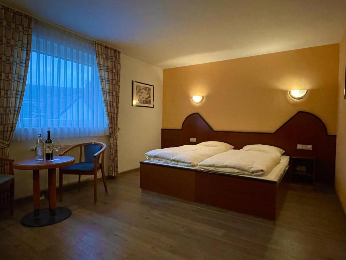Hotel Haus Hubertus Elsdorf ภายนอก รูปภาพ