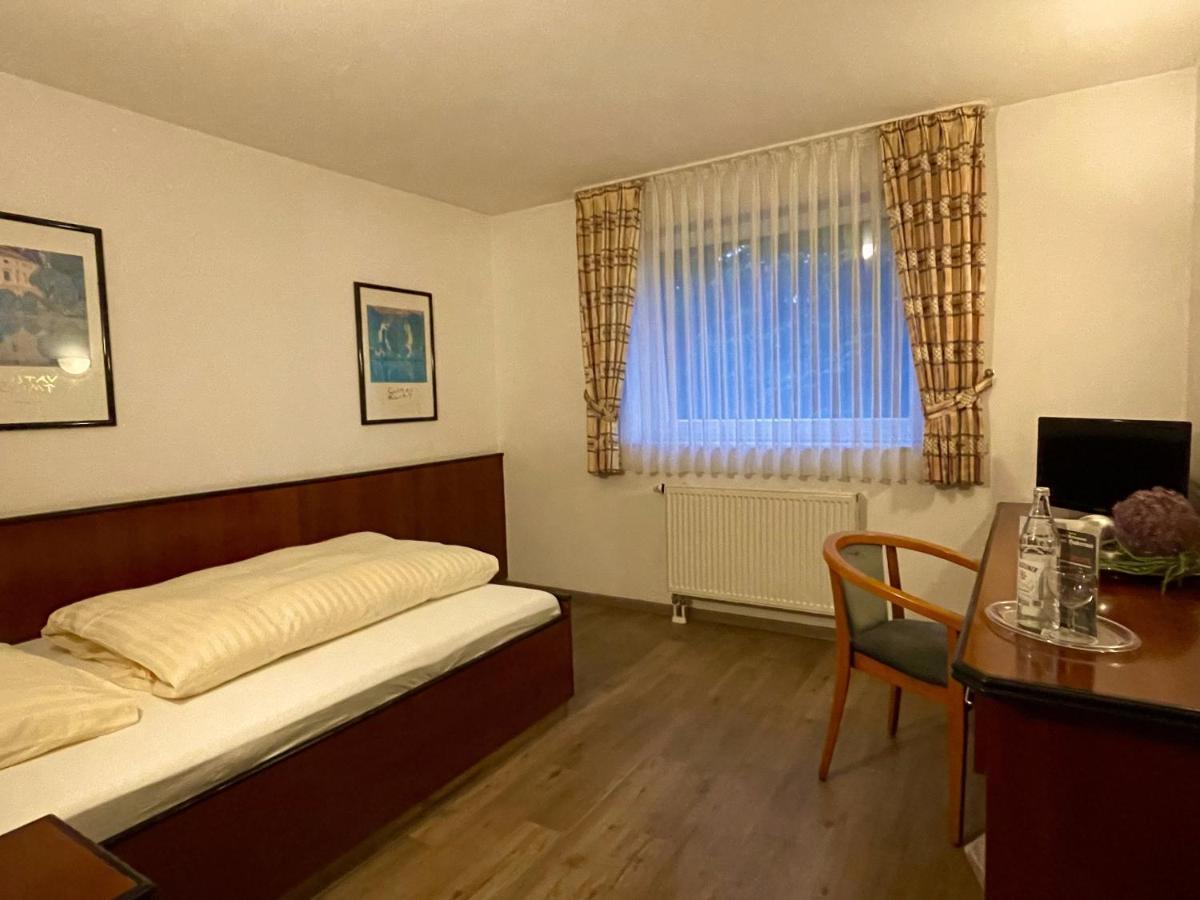 Hotel Haus Hubertus Elsdorf ภายนอก รูปภาพ