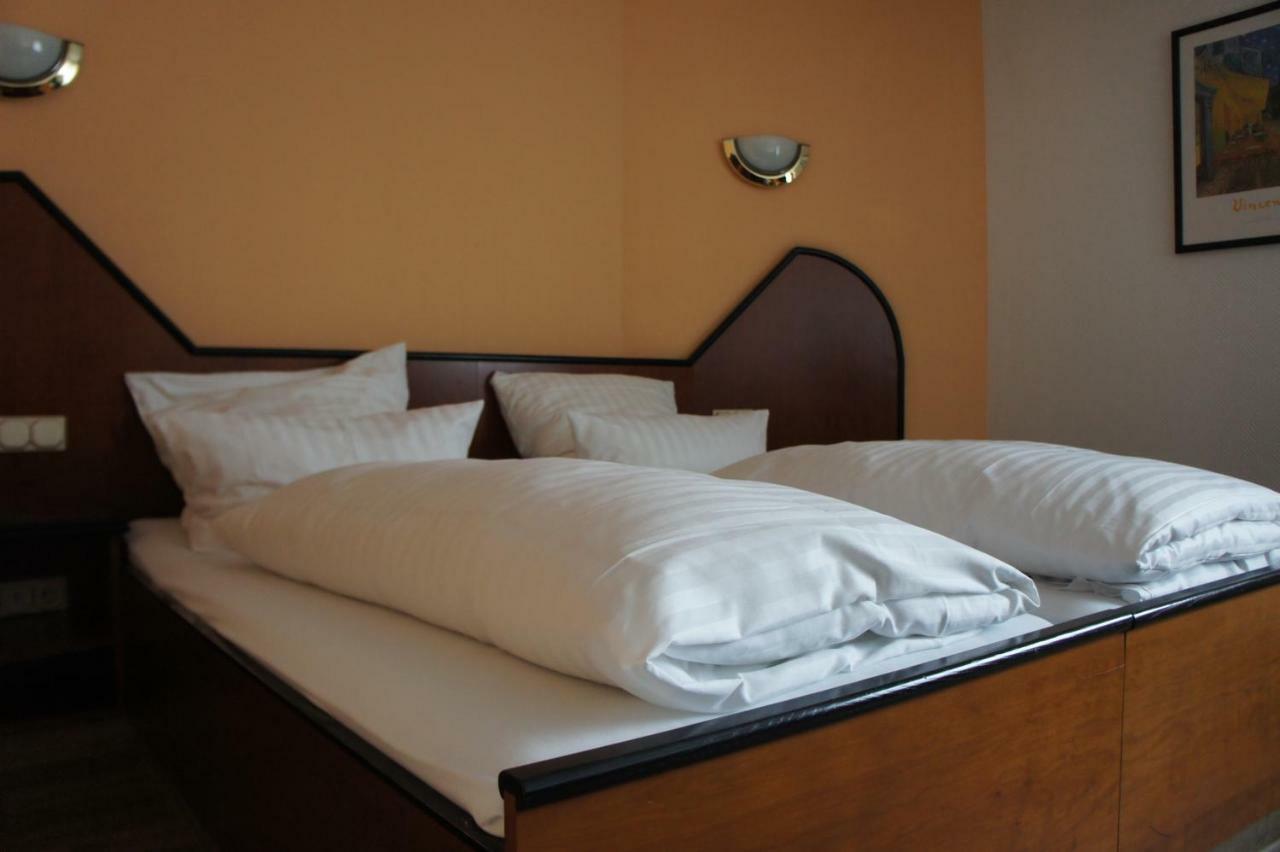 Hotel Haus Hubertus Elsdorf ภายนอก รูปภาพ